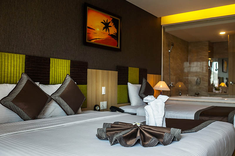 Phòng Deluxe Family Triple Hướng Biển